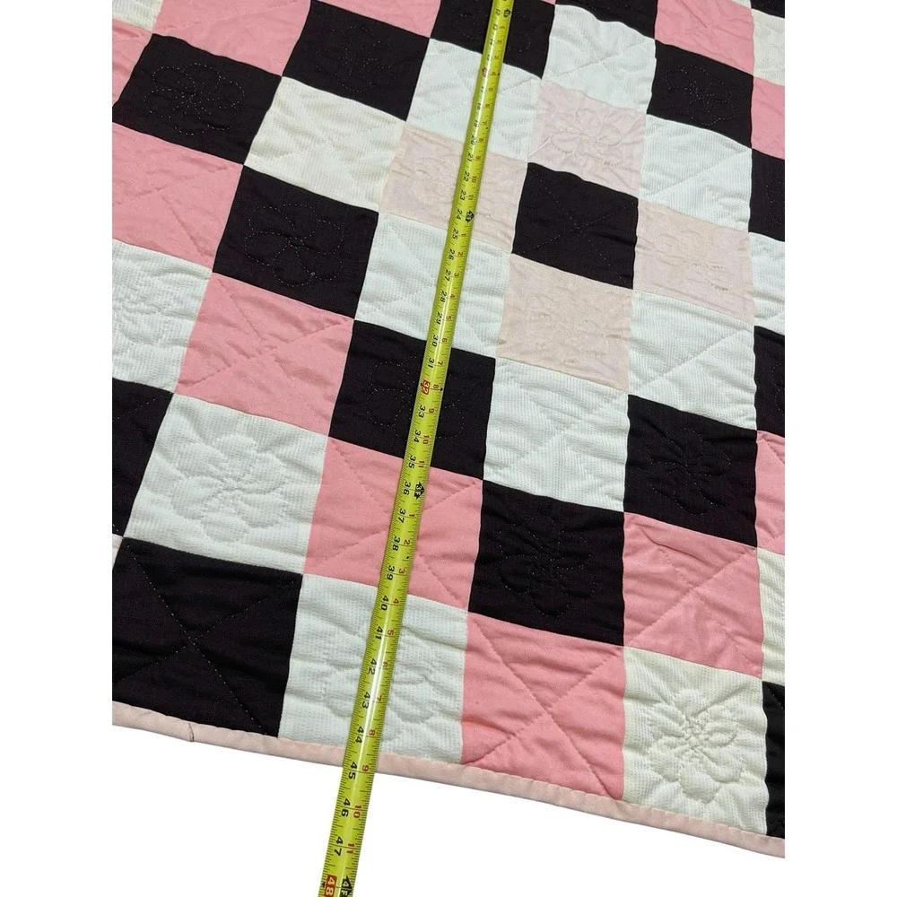Vintage Indiana Amish Made handmade patchwork quilt Pink Small Child Throw 45x48